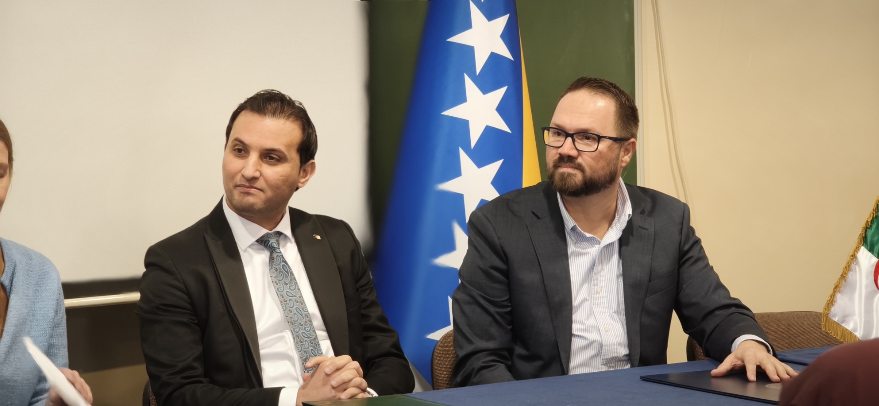 0 02 05 3316747181165a350ca9c6216f5782f81f2e850f8ef95f4b7821070759569923 6dcb37254469359c